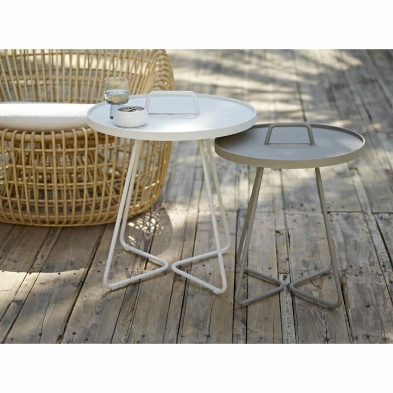 Beistelltisch "On-the-Move" in weiß und taupe von Cane-line