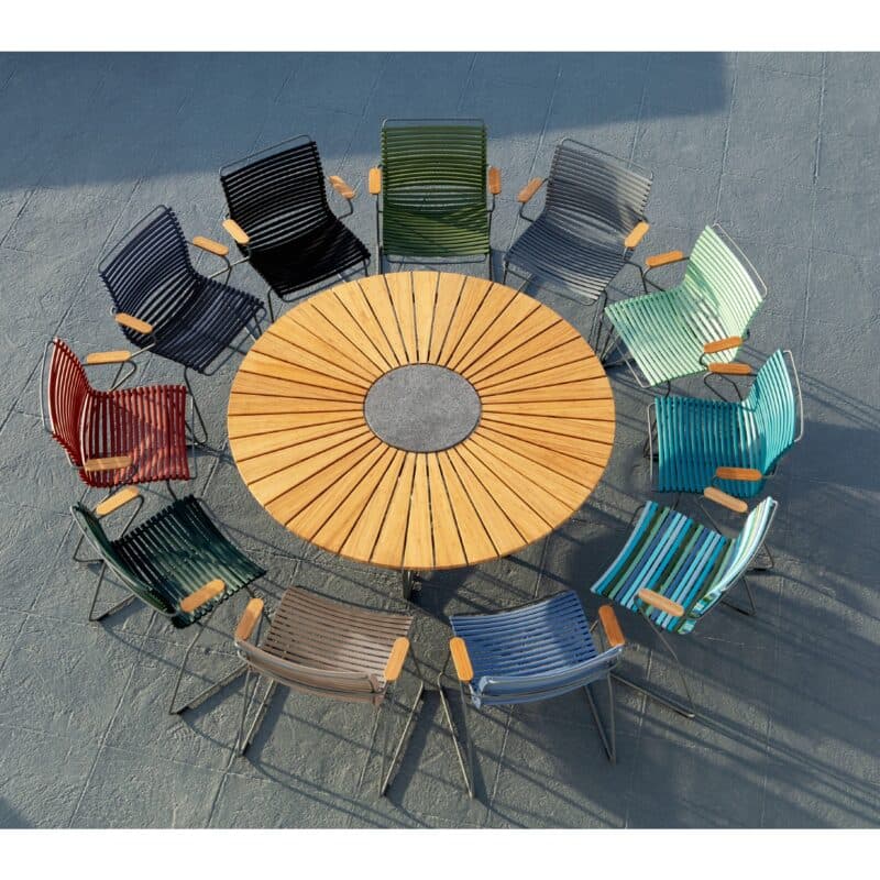 Houe "Click" Gartenstuhl mit Armlehnen, Kunststoff-Lamellen mit "Circle" Gartentisch, Tischplatte Bambus