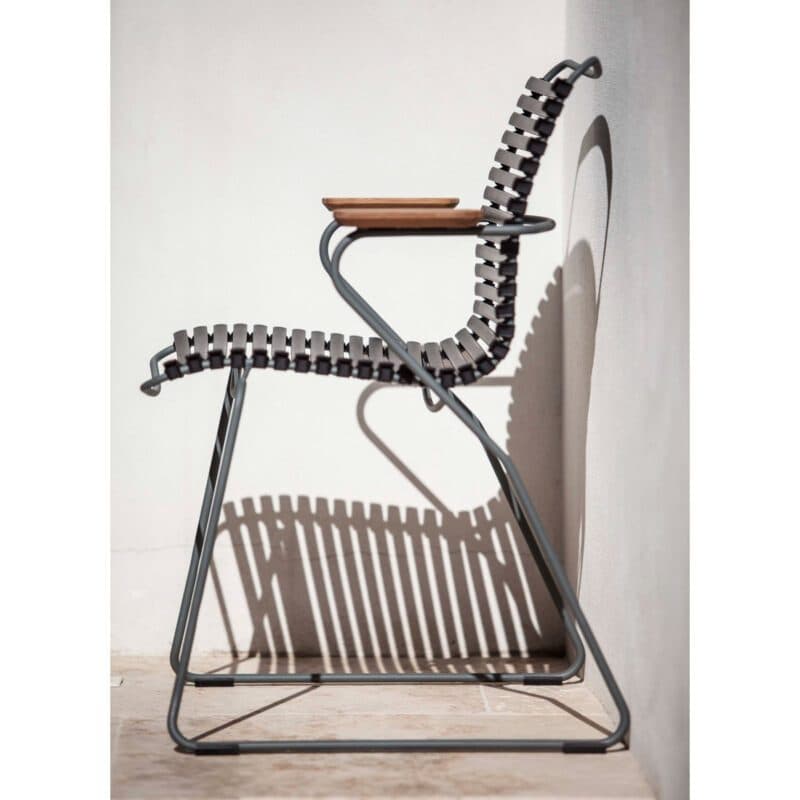 Houe "Click" Gartenstuhl mit Armlehnen, Kunststoff-Lamellen schwarz