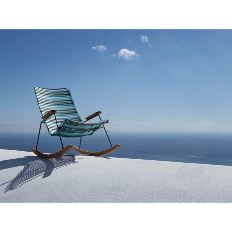 Houe "Click" Schaukelstuhl, Kunststoff-Lamellen multicolor, Kufen und Armlehnen aus Bambus