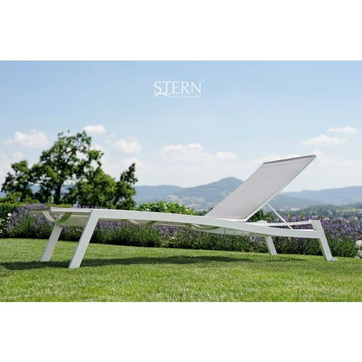 Rollenliege Allround von Stern, Gestell in weiß, Textilgewebe in silber