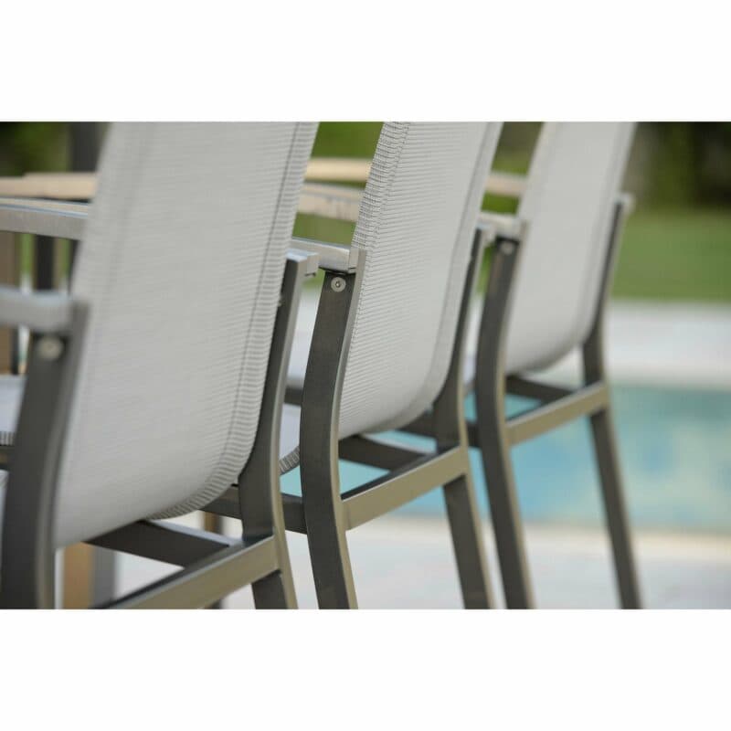 Gartenstuhl "Evoee" von Stern, Gestell Aluminium anthrazit, Textilgewebe silber, Armlehnen Aluminium graphit