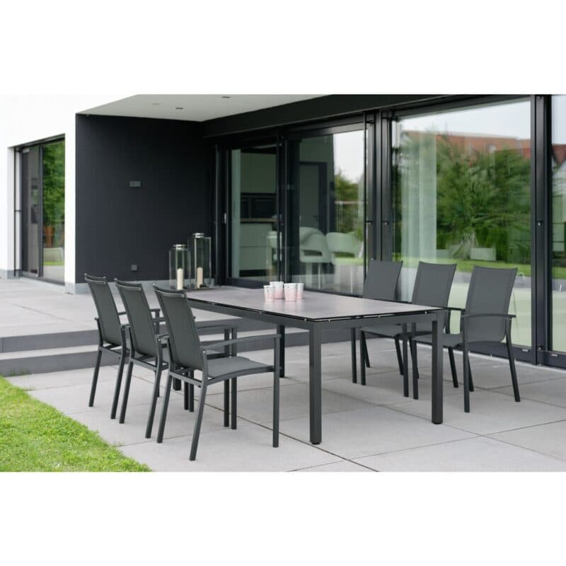 Stern Gartenmöbel-Set mit "Evoee" Stapelsessel Gestell Aluminium anthrazit, Sitz Textilgewebe karbon, "Classic" Gartentisch 200x100 cm, Aluminium anthrazit mit HPL-Tischplatte