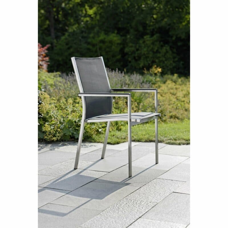 Stern Stapelsessel "Cardiff", Gestell Edelstahl, Sitzfläche Textilgewebe silbergrau, Armlehnen Aluminium anthrazit