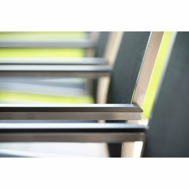 Stern Stapelsessel "Cardiff", Gestell Edelstahl, Textilgewebe silbergrau, Aluminium-Armlehnen anthrazit