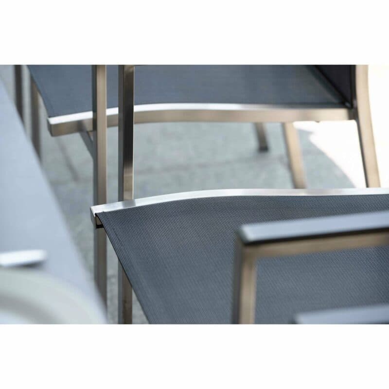 Stern Stapelsessel "Cardiff", Gestell Edelstahl, Textilgewebe silbergrau, Aluminium-Armlehnen anthrazit