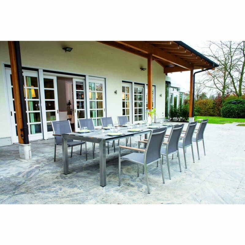 Stern Stapelsessel "Cardiff", Gestell Edelstahl, Textilgewebe silbergrau, Teakholz-Armlehnen