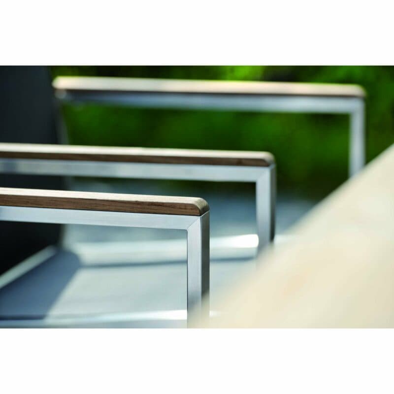 Stern Stapelsessel "Cardiff", Gestell Edelstahl, Textilgewebe silbergrau, Teakholz-Armlehnen