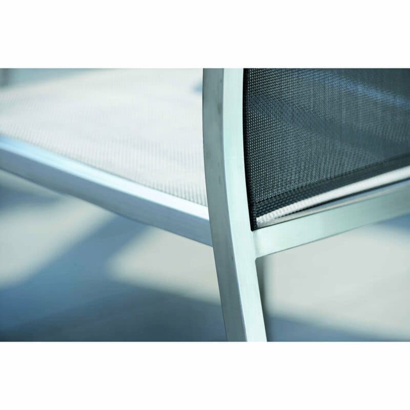 Stern Stapelsessel "Cardiff", Gestell Edelstahl, Textilgewebe silbergrau, Teakholz-Armlehnen