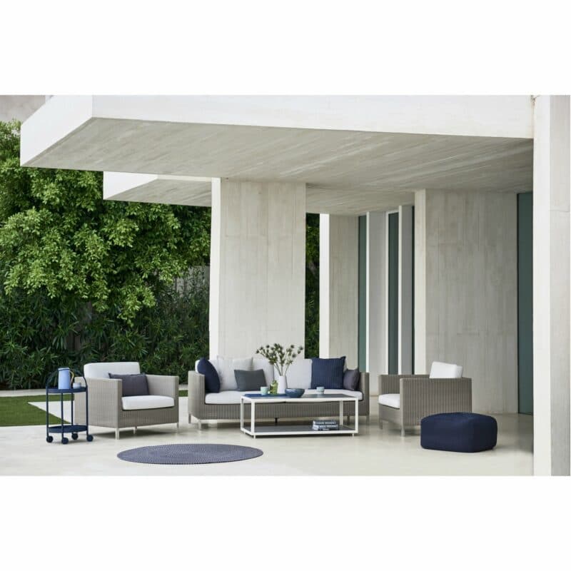 Loungeserie "Connect" von Cane-line, Geflecht taupe, Loungetisch "Level" und Servierwagen "Roll"