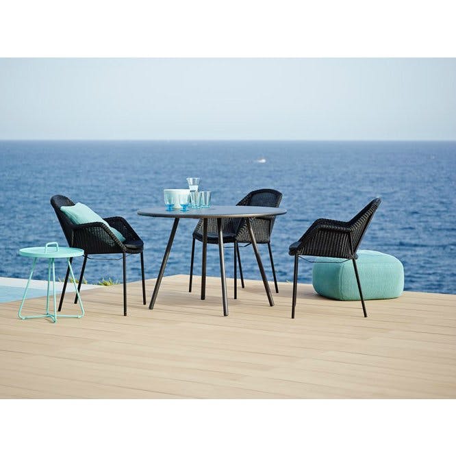 Gartenstuhl "Breeze" von Cane-line, Gestellt Stahl schwarz, Sitzfläche Polyrattan schwarz