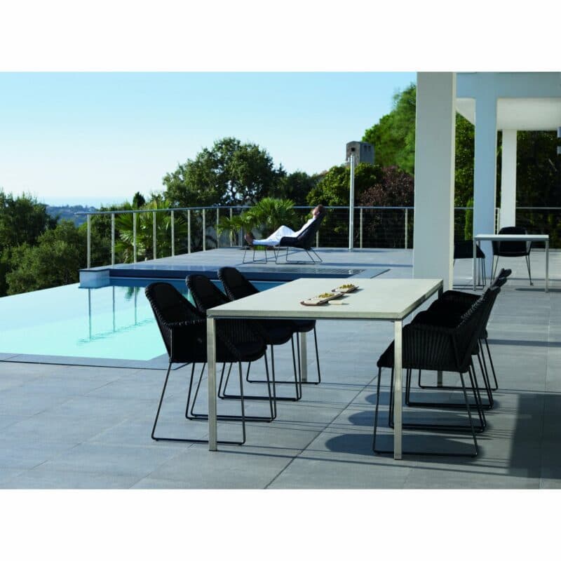 Cane-line Gartentisch "Pure", Gestell Edelstahl, Tischplatte Keramik und Gartenstühle "Breeze"
