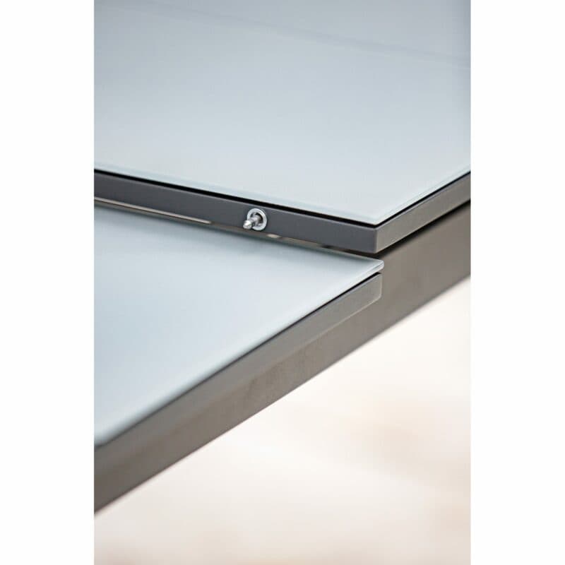 Niehoff "Nancy" Ausziehtisch, Gestell Aluminium, Tischplatte Glasauflage hellgrau, Detail Tischplatte