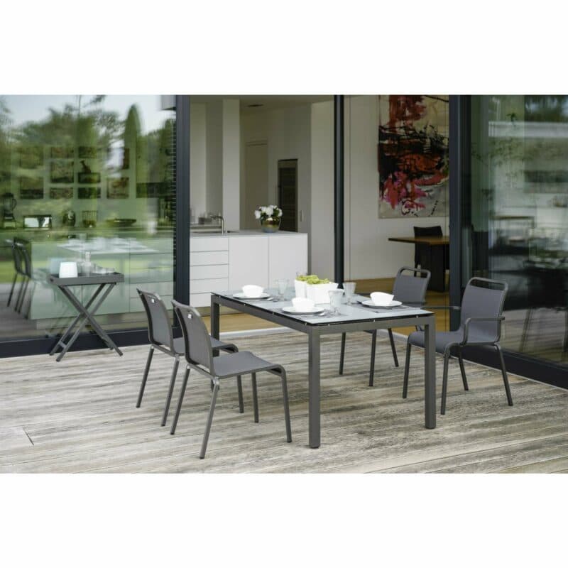 Stern "Oskar" Stapelstuhl, Gestell Aluminium anthrazit, Textilgewebe karbon