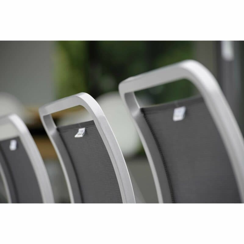 Stern "Oskar" Stapelstuhl, Gestell Aluminium graphit, Textilgewebe silbergrau