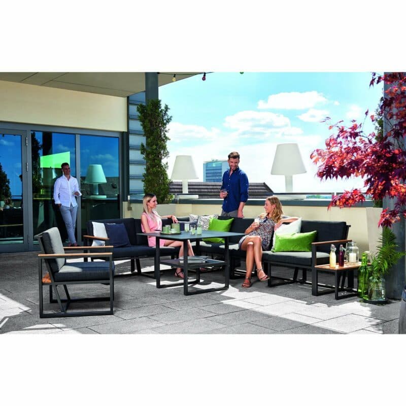 Loungeserie "Havanna" von Sieger, Gestell Aluminium eisengrau, Sitzfläche Textilgewebe grau, Kissen 100% Polypropylen, Armlehnen Teakholz