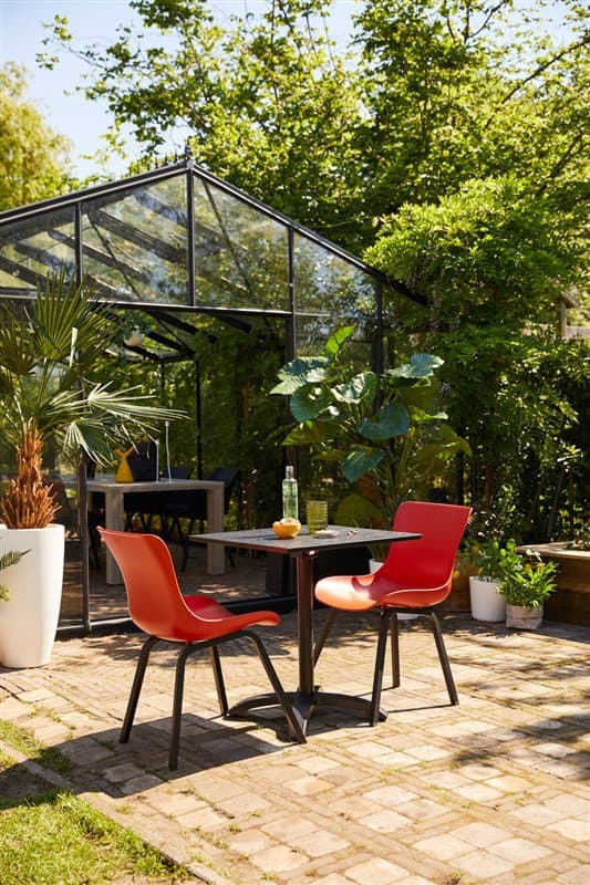 Hartman "Sophie Element" Dining Chair, Gestell Aluminium carbon black, Sitzschale vulcano red mit "Sophie" Bistrotisch, carbon black