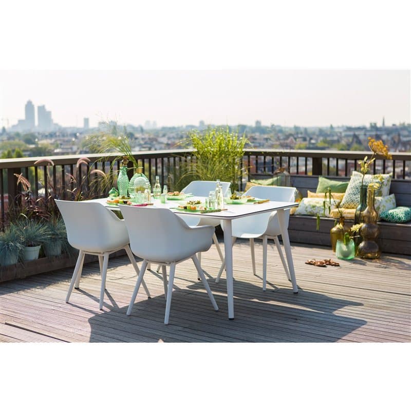 Hartman "Sophie Studio" Armchair, Gestell Aluminium royal white, Sitzschale royal white mit "Sophie Studio" Gartentisch, Gestell Aluminium royal white, HPL-Platte