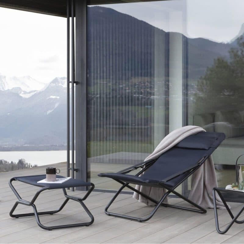 Lafuma "Transabed AirComfort®" Liegestuhl mit Hocker "Next AirComfort®, Stahl schwarz, Textilen acier © LAFUMA MOBILIER - Pierrick Verny