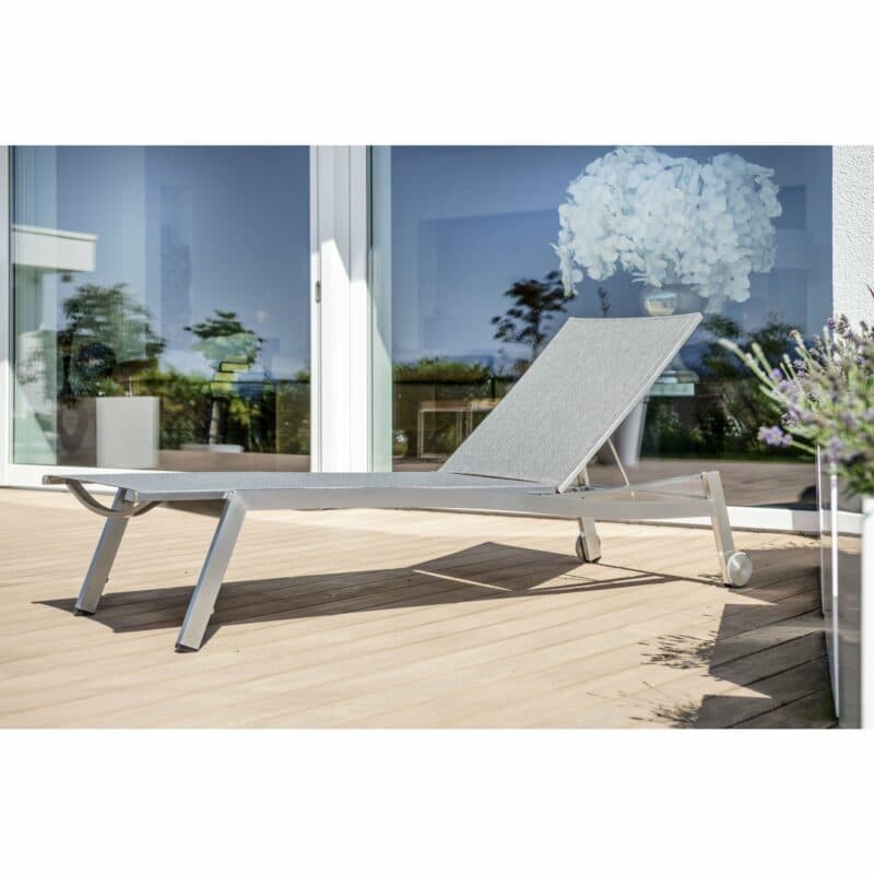 Stern "Allround" Sonnenliege, Gestell Edelstahl, Liegefläche Textilgewebe Leinen grau