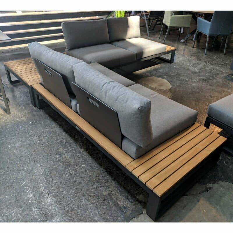 Jati&Kebon "Virginia" Lounge