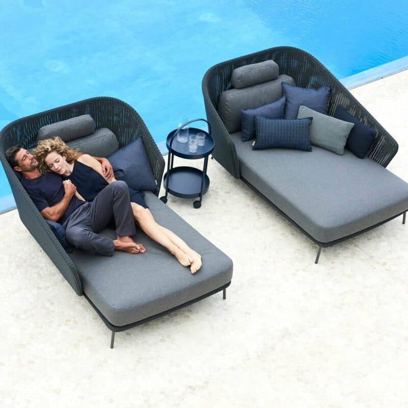 Cane-line Lounge-Set mit Daybed "Mega" und Servierwagen "Roll"