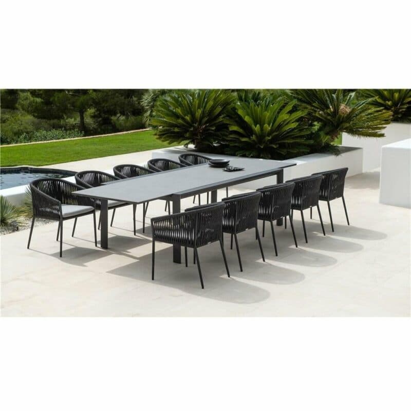 Jati&Kebon Ausziehtisch "Livorno", Gestell Aluminium eisengrau, Tischplatte Keramik Zement hell mit Dining-Sessel "Fortuna"