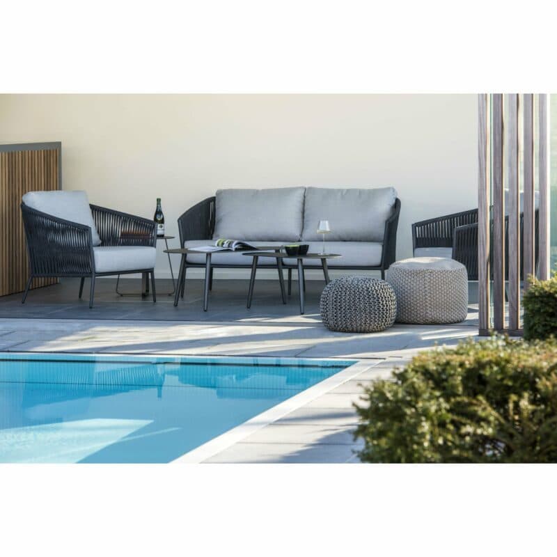 Jati&Kebon Loungesessel & Loungesofa "Fortuna", Gestell Aluminium charcoal, Bespannung Rope schwarz, Kissen Natte grey chine mit Kaffeetisch-Set "Amazone"