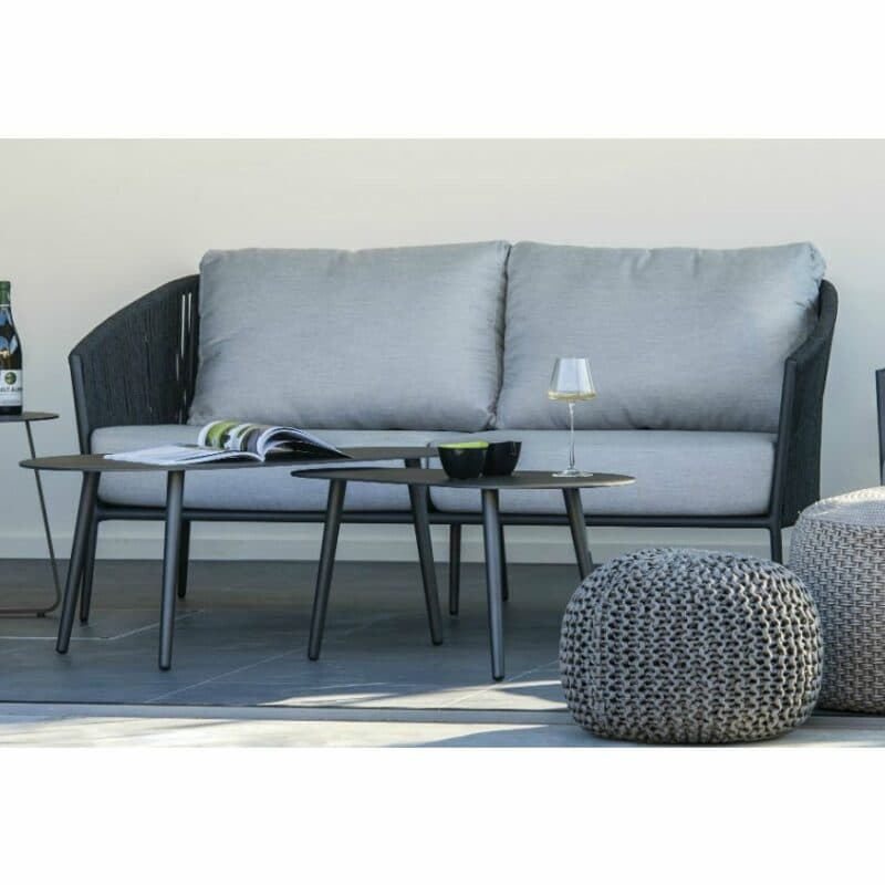 Jati&Kebon Loungesofa "Fortuna", Gestell Aluminium charcoal, Bespannung Rope schwarz, Kissen Natté grey chiné mit Kaffeetisch-Set "Amazone"
