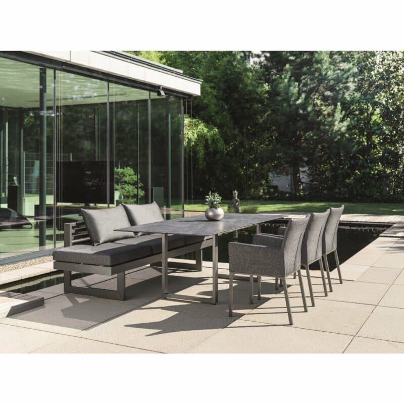Stern Dining Bank/Lounge "New Holly", Gestell Aluminium schwarz matt, Sitzfläche Textil Leinen grau, Outdoor-Kissen (100% Polyacryl) seidenschwarz mit schnelltrocknendem Schaum