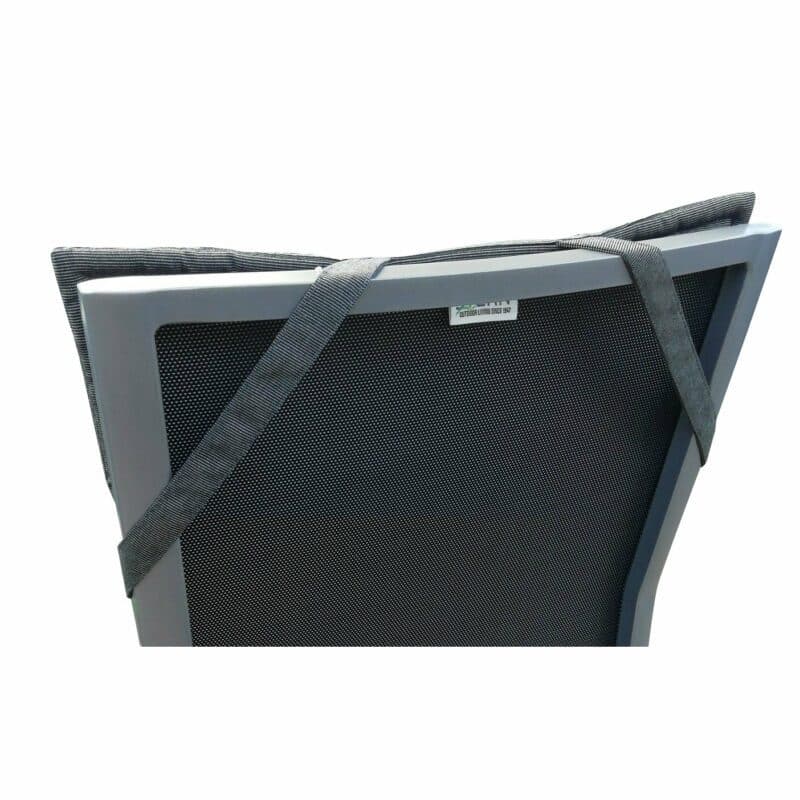 GartenKultur Auflage für Stern Stapelsessel „New Top“, Sunbrella® charcoal, Detail Haltebänder