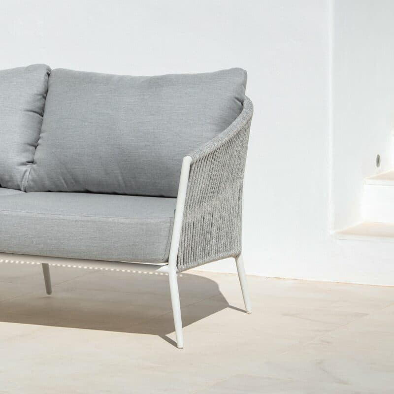 Jati&Kebon "Fortuna" Loungesofa, Gestell Aluminium weiß, Bespannung Rope hellgrau melange, Kissen Natté Grey Chiné