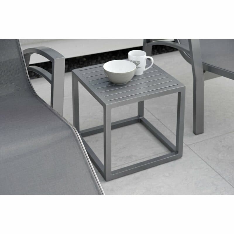 Stern "Robin" Beistelltisch, Gestell und Tischplatte aus Aluminium graphit