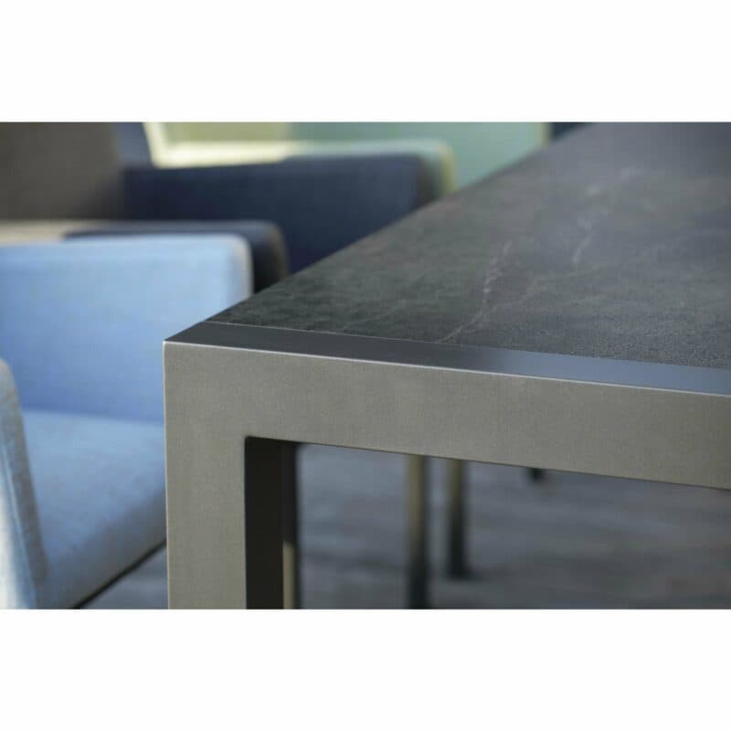Stern Ausziehtisch mit Standard-Auszug, Gestell Aluminium anthrazit, Tischplatte Dekton Lava anthrazit