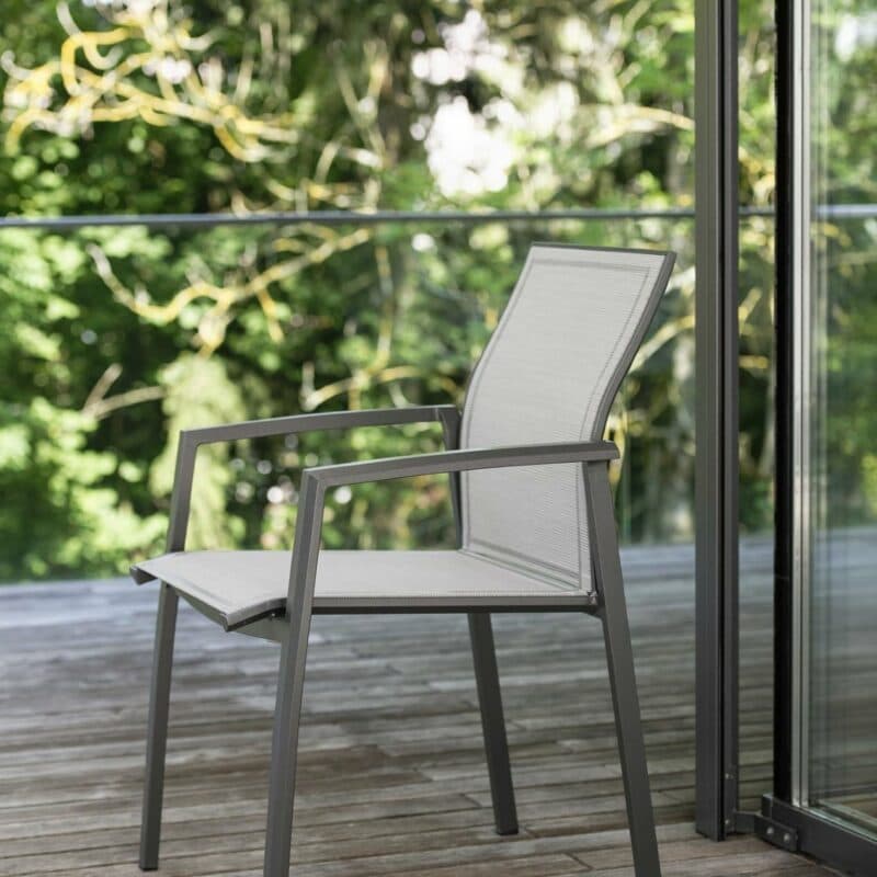 Stern Stapelsessel "Kari", Gestell Aluminium anthrazit, Textilgewebe silber