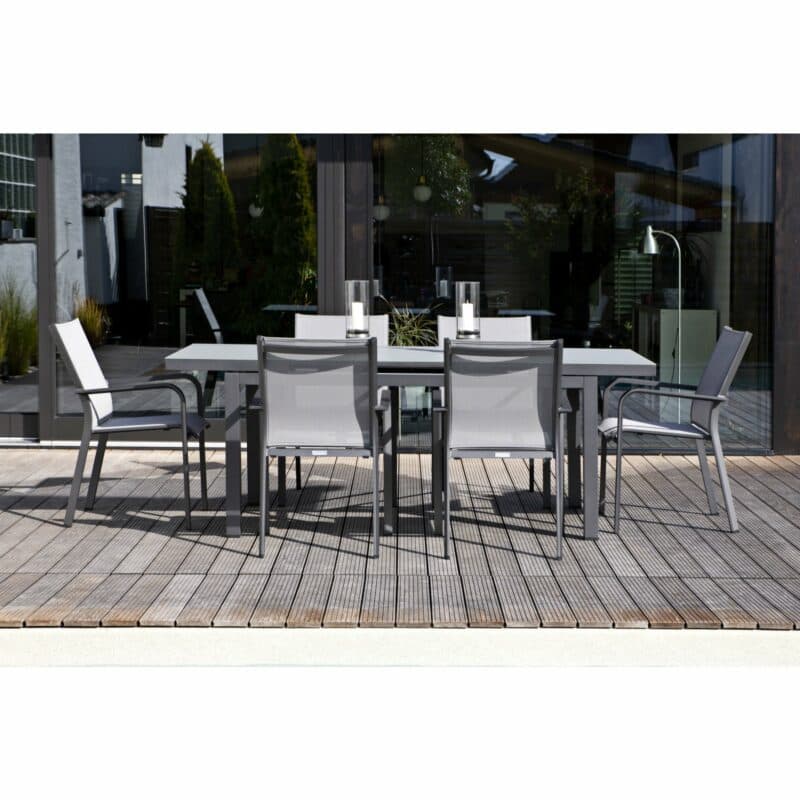 Jati&Kebon Gartenstuhl "Dransy", Gestell Aluminium eisengrau, Textilgewebe silbergrau, Tisch "Gabon", Aluminium eisengrau, Tischplatte Glas hellgrau