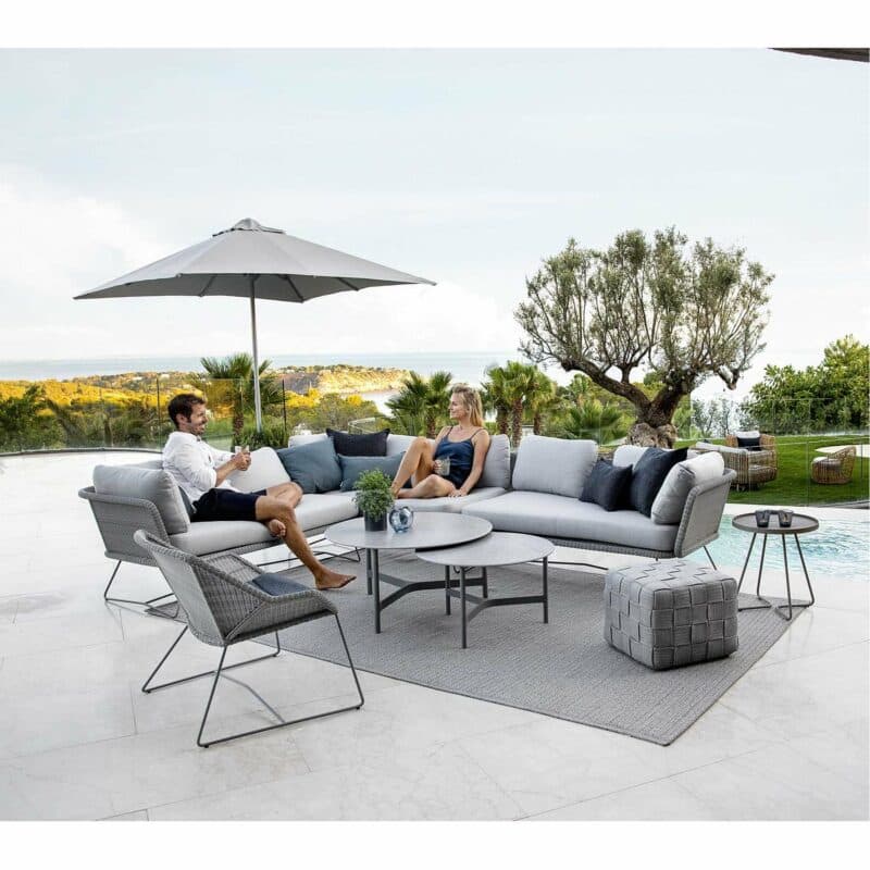 Cane-line "Horizon" Loungemodule, Cane-line Weave® hellgrau mit "Twist" Loungetisch und "Breeze" Gartenstuhl, "Cube" Hocker, "On-the-move" Beistelltisch