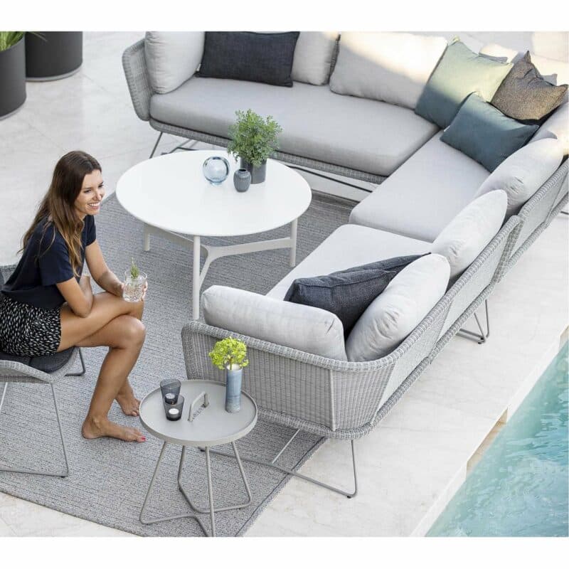 Cane-line "Horizon" Loungemodule, Cane-line Weave® hellgrau mit "Twist" Loungetisch und "Breeze" Gartenstuhl