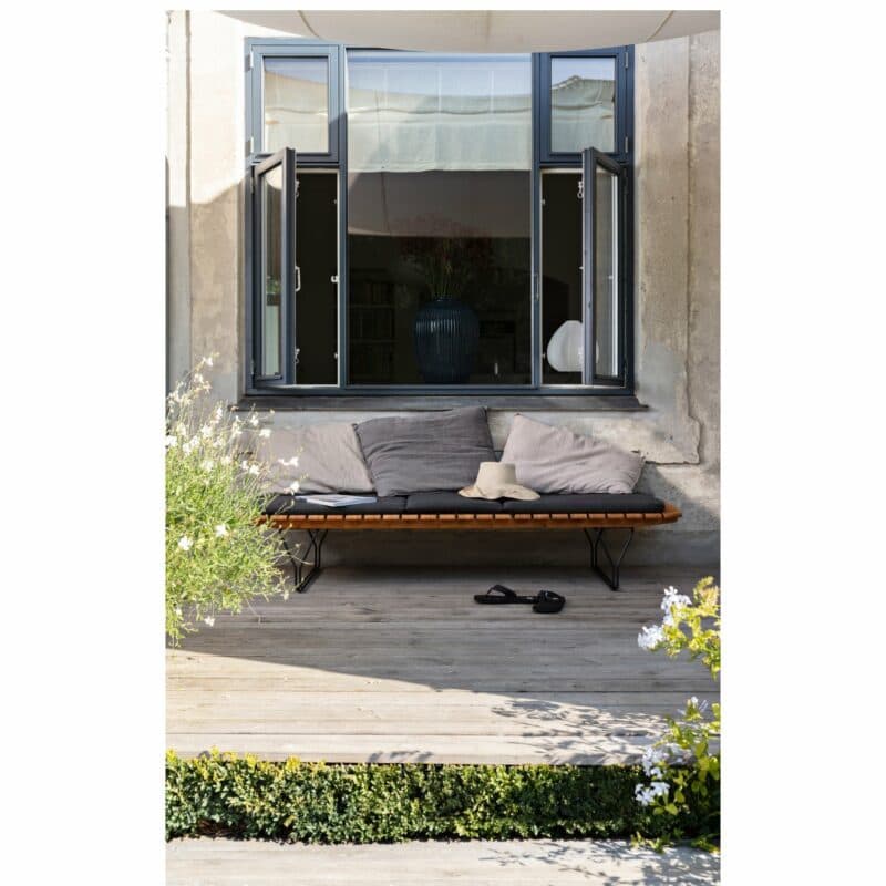 Houe Sonnenliege "Molo", Gestell Stahl schwarz, Bambuslamellen mit Auflage