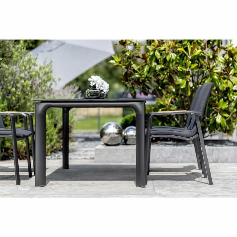 Kettler "Diamond" Stapelsessel, Gestell Aluminium anthrazit, Sitzfläche Sunbrella® sooty, Tisch "Diamond" Aluminium/HPL