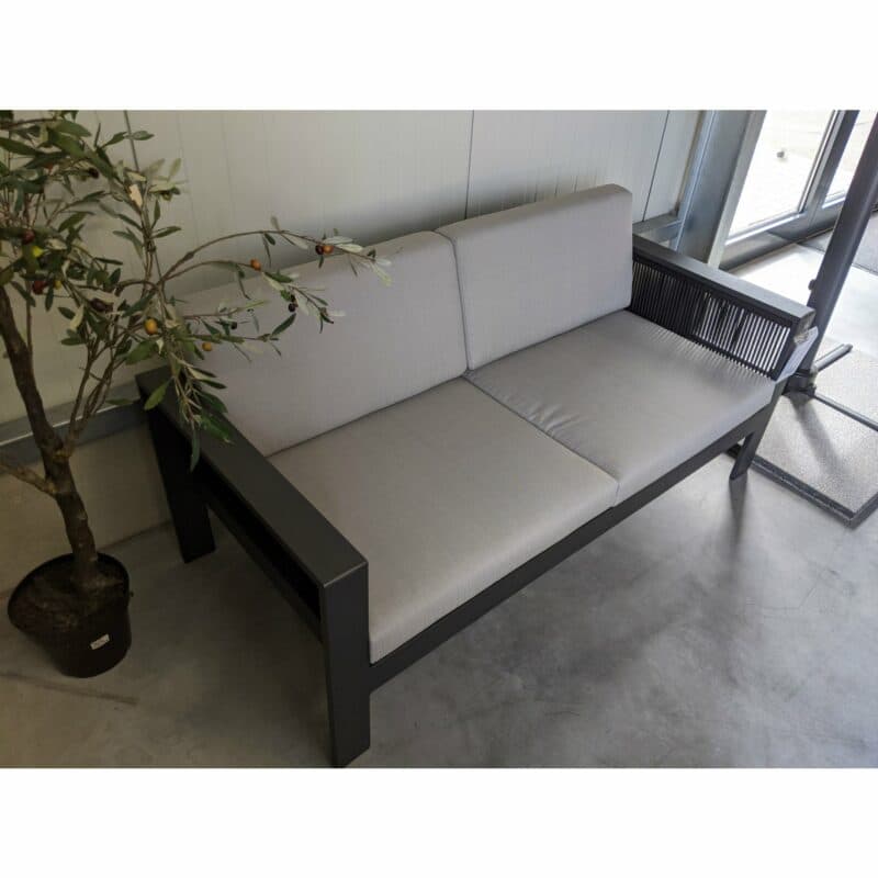 Jati&Kebon Loungesofa "Miray", Gestell Aluminum eisengrau (charcoal), Rope schwarz, Polster hellgrau