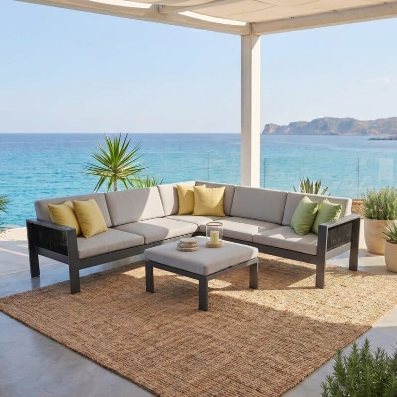 Jati&Kebon "Miray" Eck-Loungeset inkl. Hocker, Aluminium eisengrau, Rope schwarz, Kissen hellgrau (Bild KI-generiert)