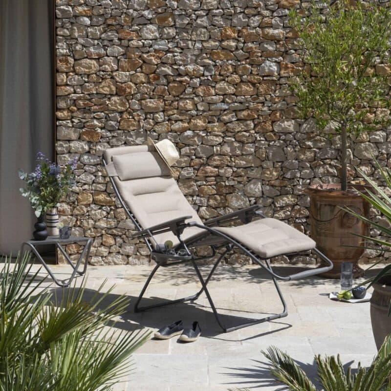 Lafuma "Futura XL" Relaxsessel, Gestell Stahl titane, Sitzfläche BeComfort® moka ©LAFUMA MOBILIER - Pierrick Verny