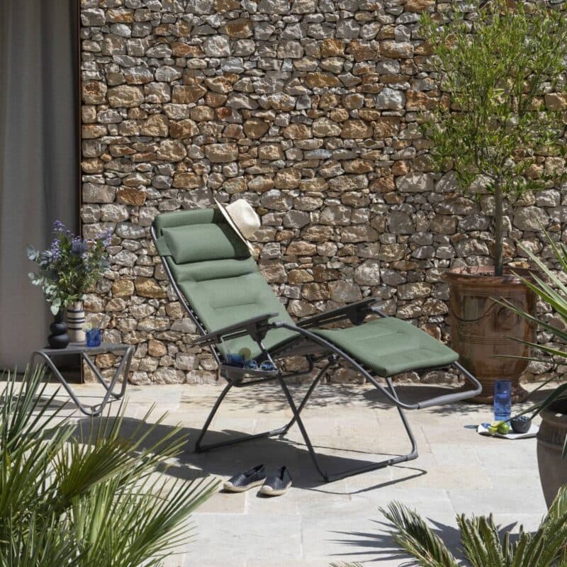 Lafuma "Futura XL" Relaxsessel, Gestell Stahl titane, Sitzfläche BeComfort® olive ©LAFUMA MOBILIER - Pierrick Verny