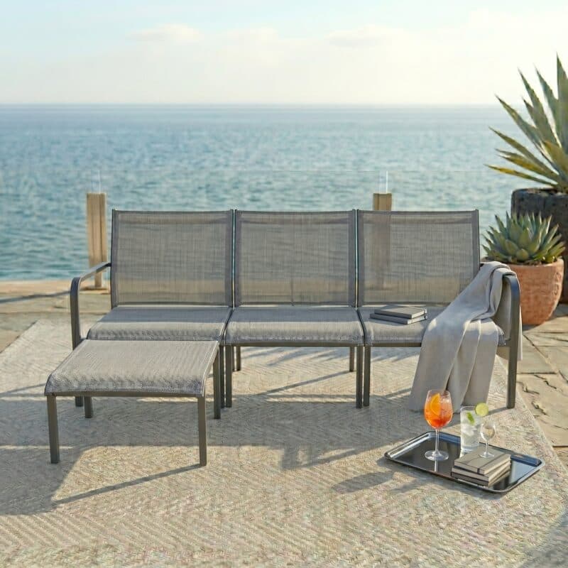 Jati&Kebon "Dransy" Loungeset 4-tlg., Aluminium eisengrau, Textilgewebe silbergrau (Bild KI-generiert)