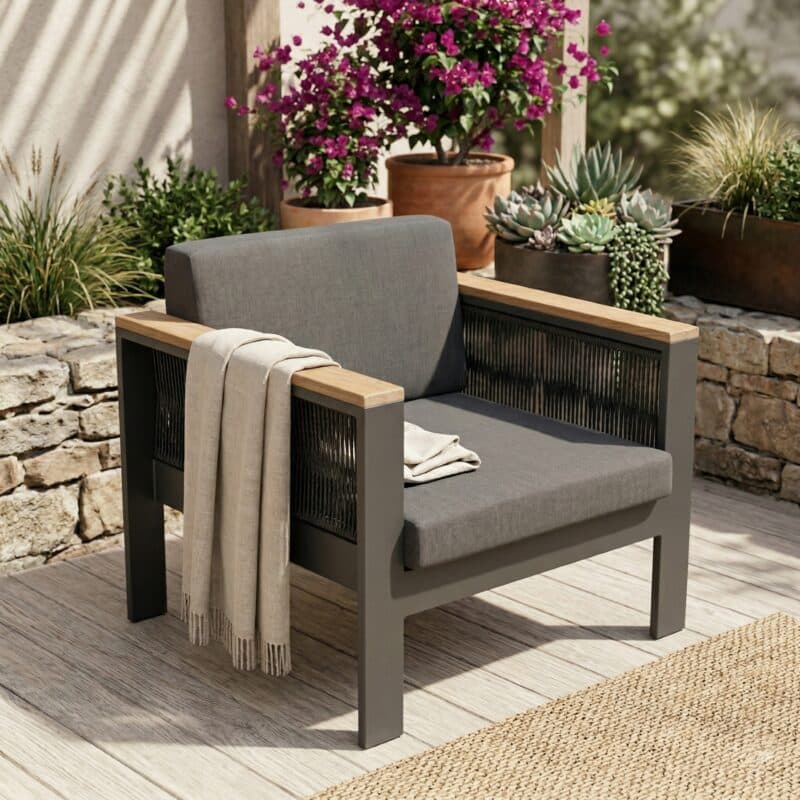 Jati&Kebon Loungesessel "Miray", Gestell Aluminium eisengrau, Rope schwarz, Teakarmlehnen, Polster grau