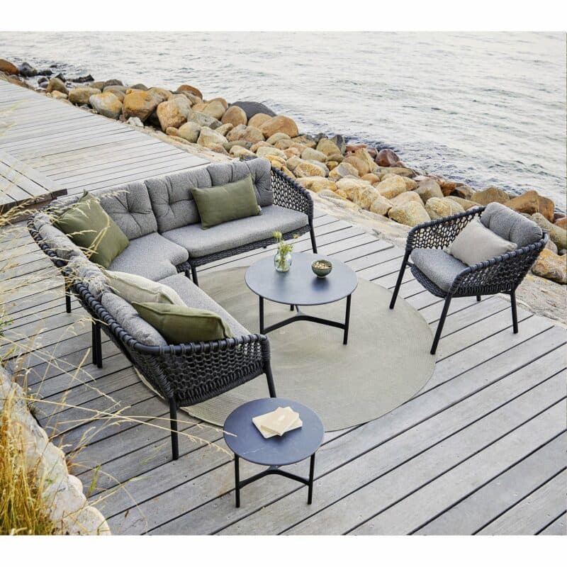 Cane-line "Ocean" Loungegruppe, Soft Rope dark grey mit Kissensatz dark grey und "Twist" Loungetisch