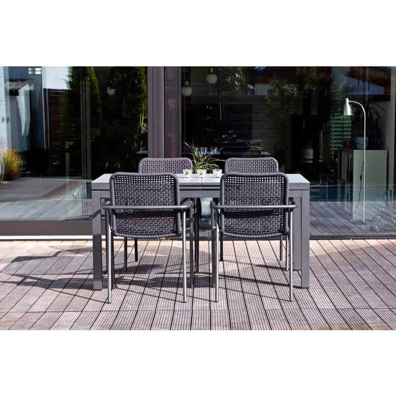 Jati&Kebon "Gabon" Ausziehtisch, Gestell Aluminium eisengrau, Tischplatte Glas hellgrau mit "Durham" Gartenstuhl