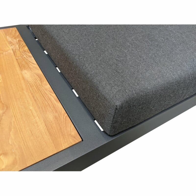 Jati&Kebon "Murlo" 3-Sitzer Loungesofa, Alu Eisengrau, Ablage Teak, Kissen Natté Sooty