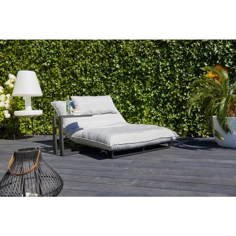 Hartman "Emma" Daybed, Gestell Aluminium schwarz, Sunbrella Marble und Beistelltisch "Tim"